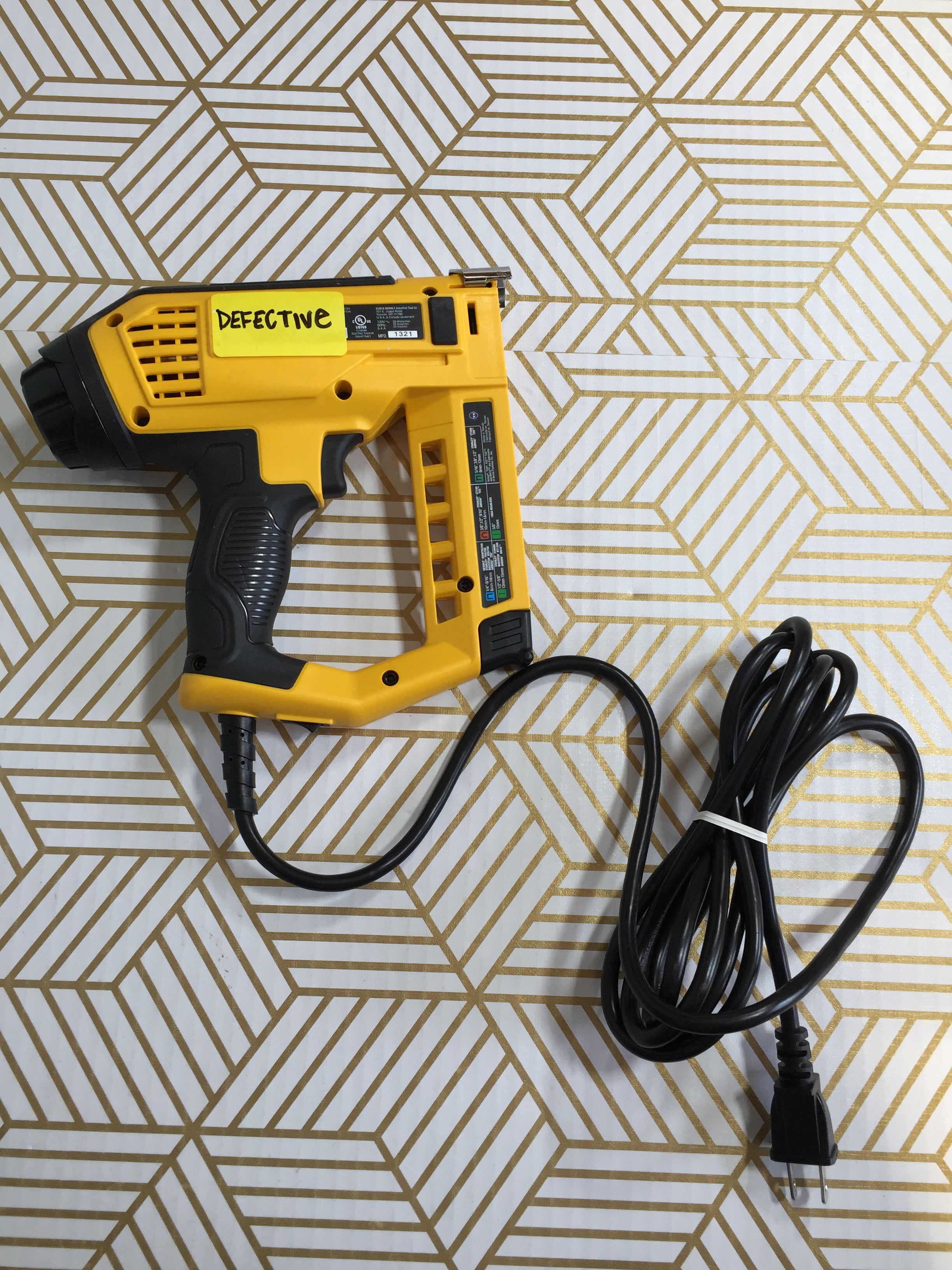 **PARTS ONLY** DEWALT 5-in-1 Multi-tacker and Brad Nailer *DEFECTIVE* (7685160599790)